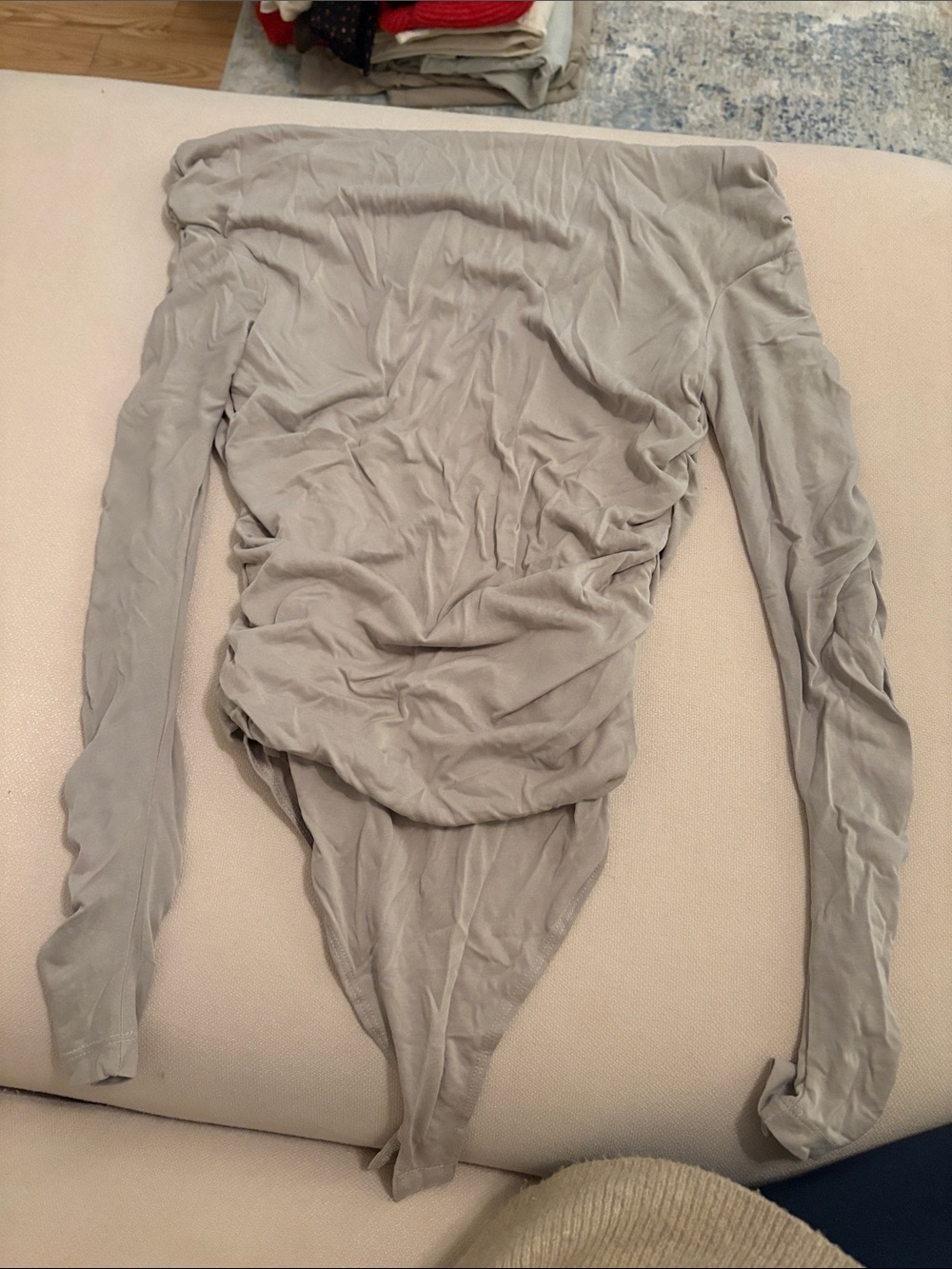 Steve Madden Off-Shoulder Long Sleeve Bodysuit in Light Gray